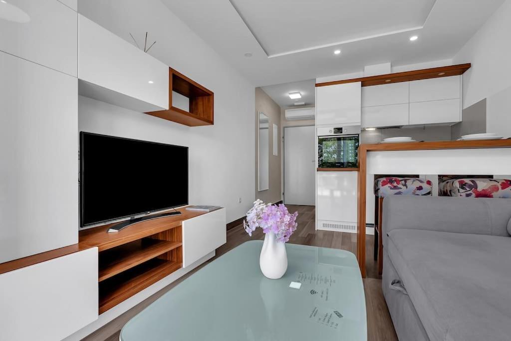 Brotis - Studioapartment - Makarska Exklusiv Promajna Exteriör bild